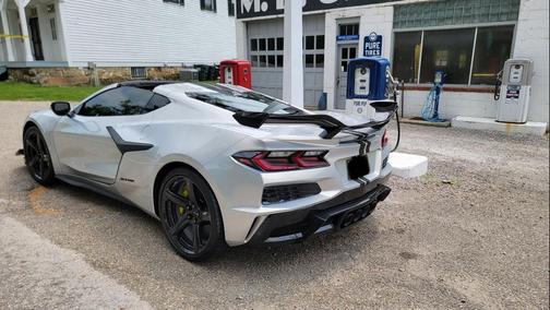 Silver Flare Metallic 2023 Chevrolet Corvette Z06