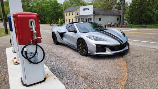 Silver Flare Metallic 2023 Chevrolet Corvette Z06