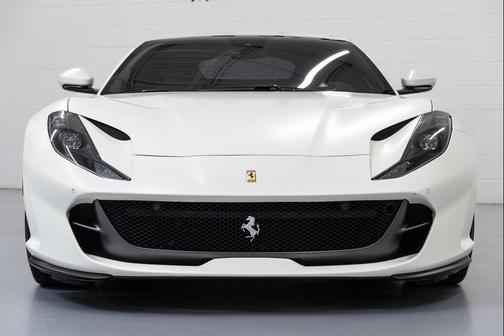 2020 Ferrari 812 Superfast Base
