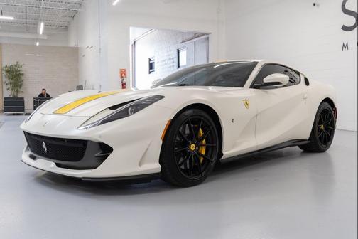2020 Ferrari 812 Superfast Base
