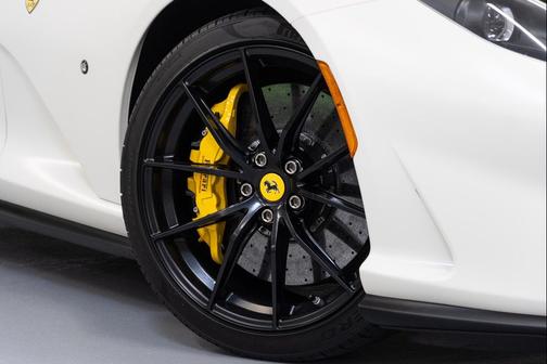 2020 Ferrari 812 Superfast Base