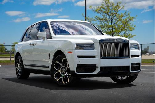 English White 2023 Rolls-Royce Cullinan SUV