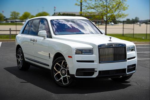 English White 2023 Rolls-Royce Cullinan SUV