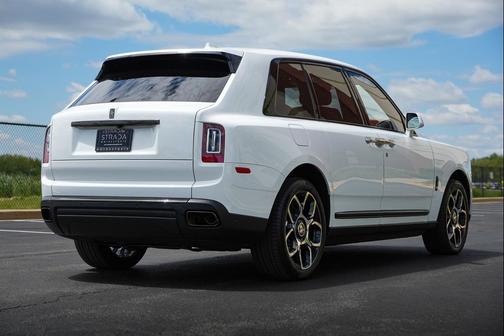 English White 2023 Rolls-Royce Cullinan SUV