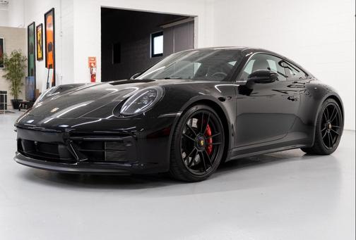 2024 Porsche 911 Carrera 4 GTS