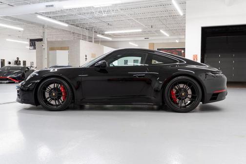 2024 Porsche 911 Carrera 4 GTS