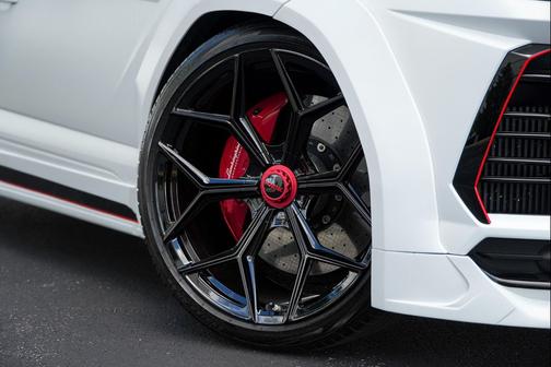 Bianco Icarus Metallic 2020 Lamborghini Urus SUV