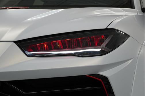 Bianco Icarus Metallic 2020 Lamborghini Urus SUV