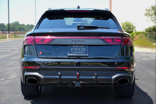 Mythos Black Metallic 2025 Audi RS Q8 4.0T