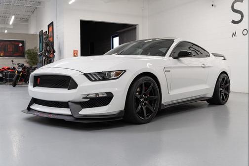 2019 Ford Shelby GT350R Base