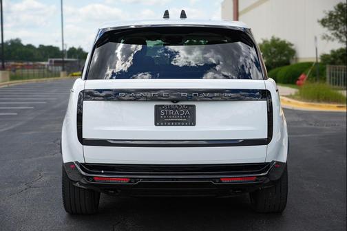 Fuji White 2024 Land Rover Range Rover P400 SE