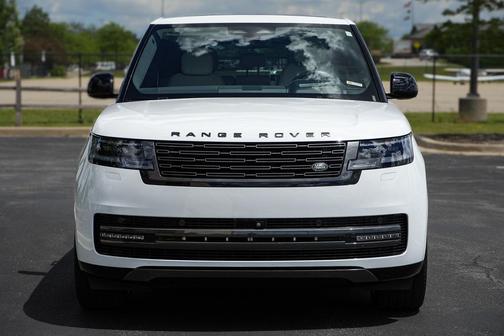 Fuji White 2024 Land Rover Range Rover P400 SE