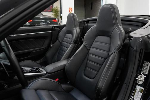 Jet Black Metallic 2021 Porsche 911 Turbo