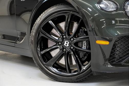 Midnight Emerald Metallic 2022 Bentley Continental GT V8