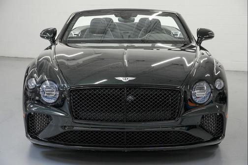 Midnight Emerald Metallic 2022 Bentley Continental GT V8