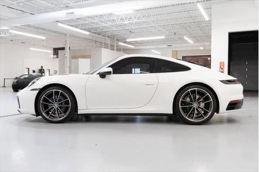 2022 Porsche 911 Carrera