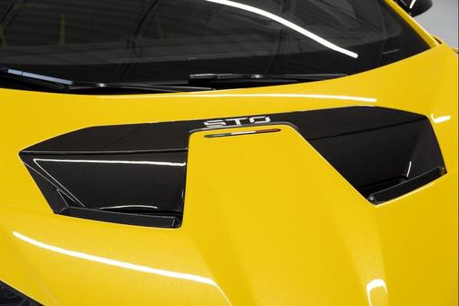 2022 Lamborghini Huracan STO Coupe