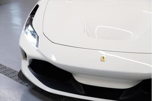 2022 Ferrari F8 Tributo Base