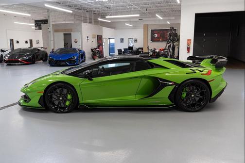 2021 Lamborghini Aventador SVJ Roadster