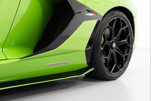 2021 Lamborghini Aventador SVJ Roadster
