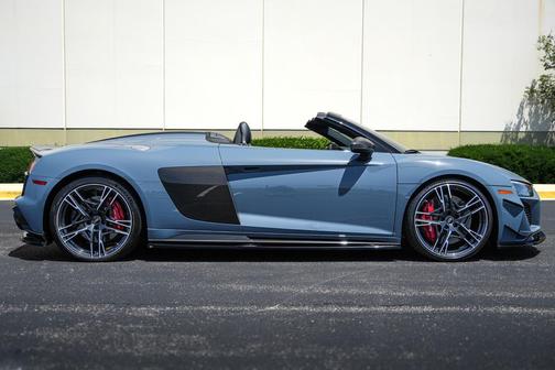 Kemora Gray Metallic 2020 Audi R8 5.2 V10 performance