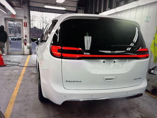 2024 Chrysler Pacifica Limited