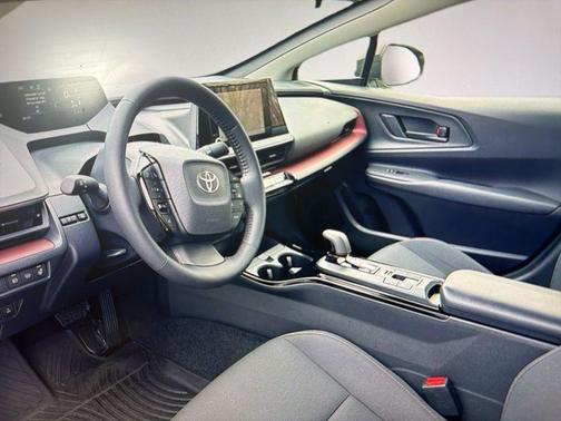 2025 Toyota Prius Plug-In Hybrid SE