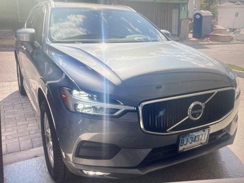 2021 Volvo XC60 T5 Momentum