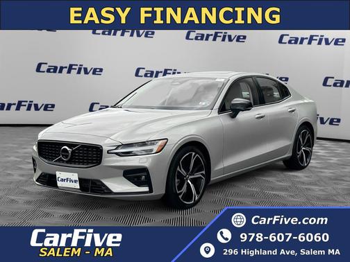 2024 Volvo S60 B5 Plus Dark Theme