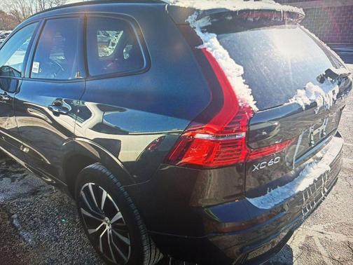 2025 Volvo XC60 B5 Plus