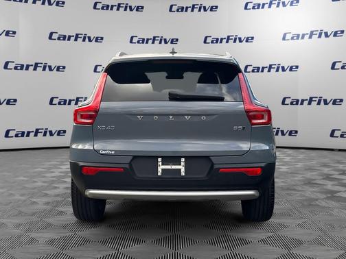 2023 Volvo XC40 B5 Core