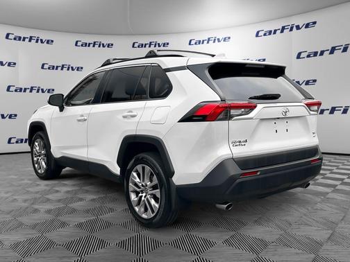 2022 Toyota RAV4 XLE Premium