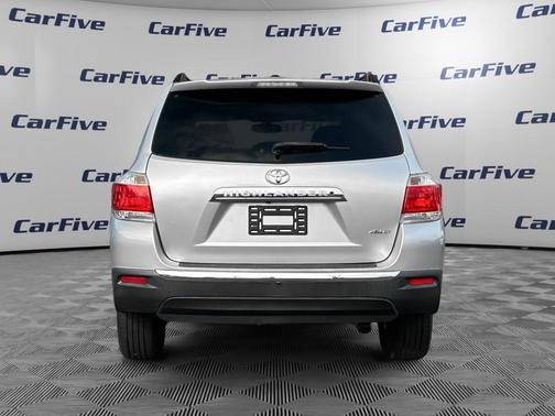 2012 Toyota Highlander SE