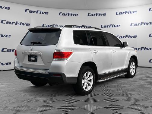 2012 Toyota Highlander SE