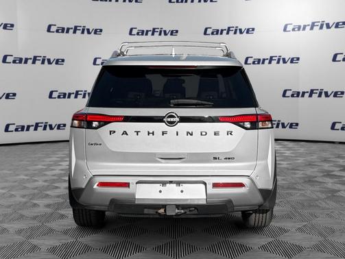 2022 Nissan Pathfinder SL 4WD
