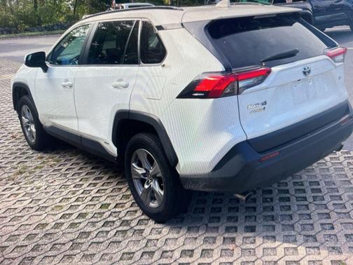 2022 Toyota RAV4 Hybrid LE