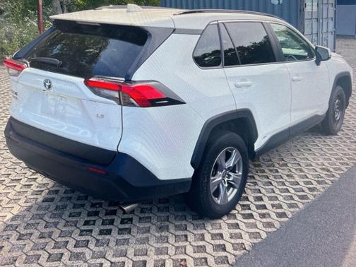 2022 Toyota RAV4 Hybrid LE