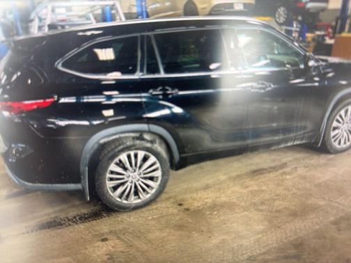 2021 Toyota Highlander Platinum