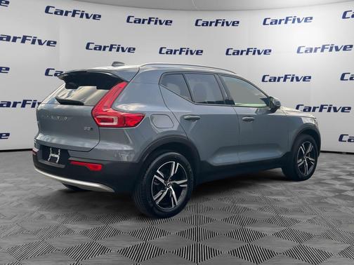 2023 Volvo XC40 B5 Core