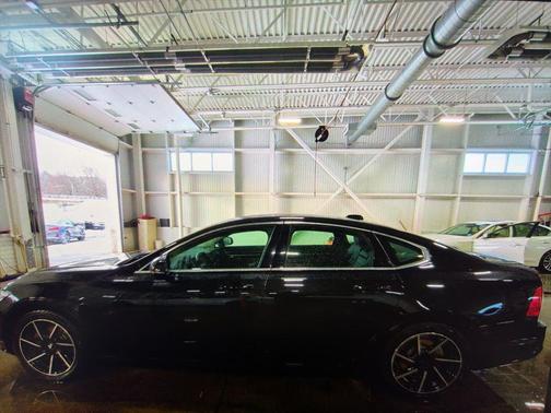 2017 Volvo S90 T5 Momentum