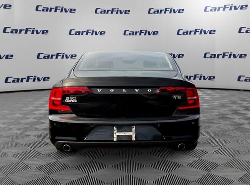 2017 Volvo S90 T5 Momentum