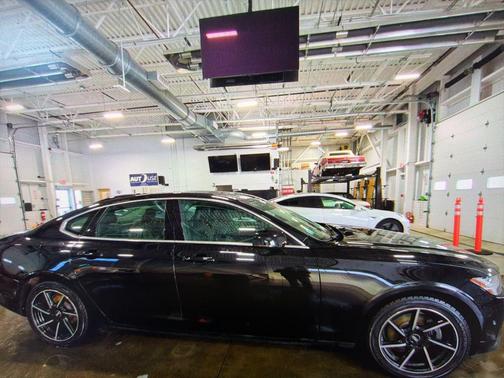 2017 Volvo S90 T5 Momentum