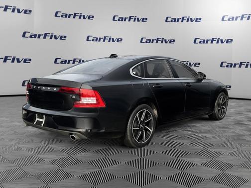 2017 Volvo S90 T5 Momentum
