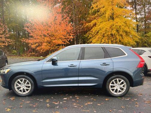 2020 Volvo XC60 T5 Momentum