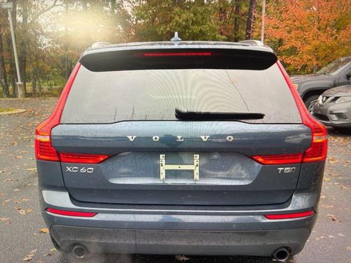2020 Volvo XC60 T5 Momentum