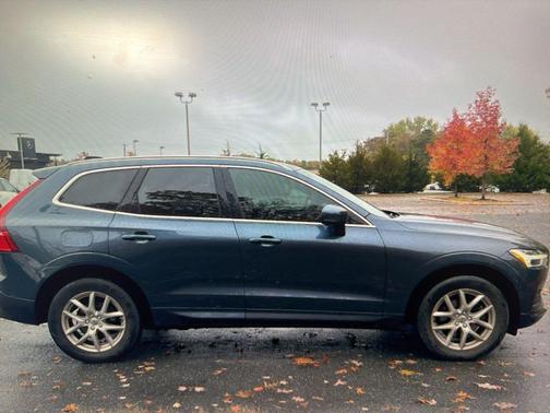 2020 Volvo XC60 T5 Momentum