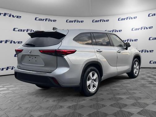 2023 Toyota Highlander LE