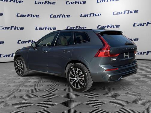 2024 Volvo XC60 B5 Plus Dark Theme