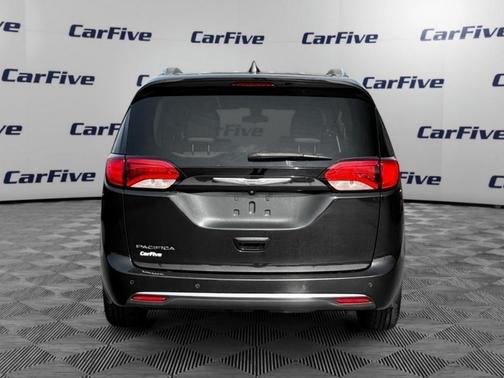 2018 Chrysler Pacifica Touring-L