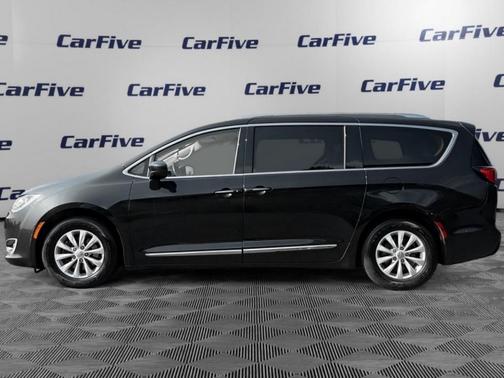 2018 Chrysler Pacifica Touring-L